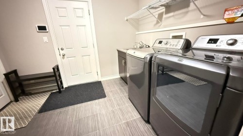 1076 Armitage Crescent, Edmonton, AB - Indoor Photo Showing Laundry Room