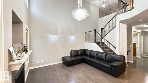 1076 Armitage Crescent, Edmonton, AB - Indoor