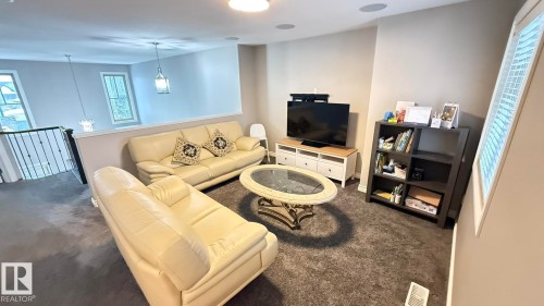 1076 Armitage Crescent, Edmonton, AB - Indoor