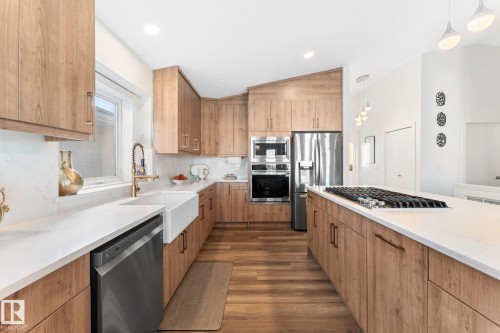 15919 58 Street, Edmonton, AB - Indoor Photo Showing Kitchen
