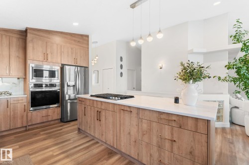 15919 58 Street, Edmonton, AB - Indoor Photo Showing Kitchen With Upgraded Kitchen