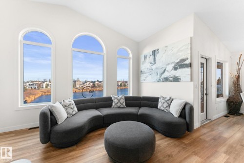15919 58 Street, Edmonton, AB - Indoor Photo Showing Living Room