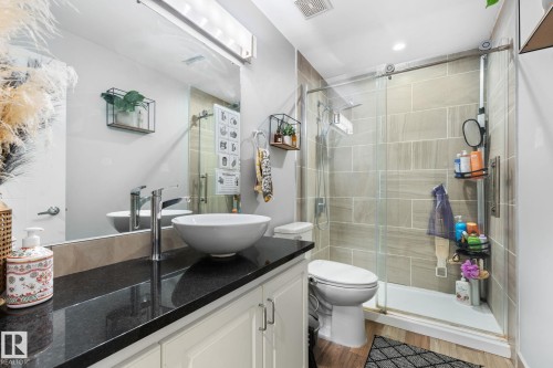 15919 58 Street, Edmonton, AB - Indoor Photo Showing Bathroom