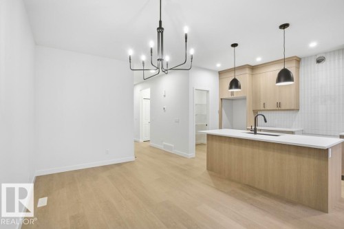 264 Paterson Link, Edmonton, AB - Indoor Photo Showing Kitchen