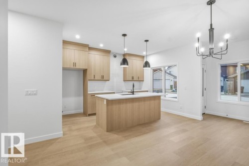 264 Paterson Link, Edmonton, AB - Indoor Photo Showing Kitchen
