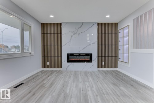 6208 137 Avenue, Edmonton, AB - Indoor With Fireplace