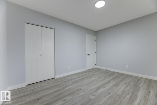 6208 137 Avenue, Edmonton, AB - Indoor Photo Showing Other Room