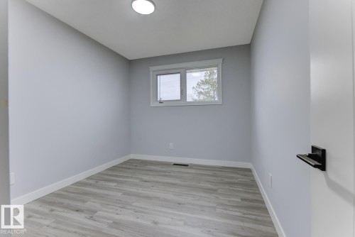 6208 137 Avenue, Edmonton, AB - Indoor Photo Showing Other Room