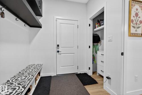 9219 183 Avenue, Edmonton, AB - Indoor Photo Showing Other Room