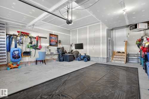 9219 183 Avenue, Edmonton, AB - Indoor Photo Showing Other Room