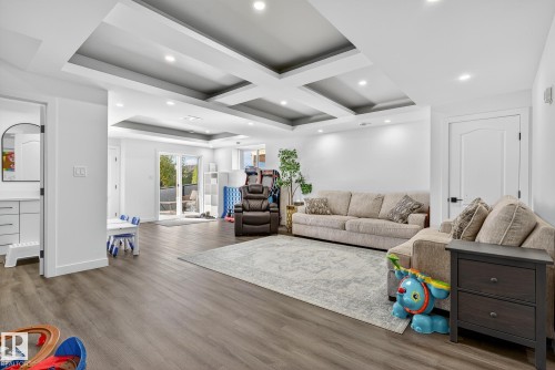 9219 183 Avenue, Edmonton, AB - Indoor Photo Showing Living Room