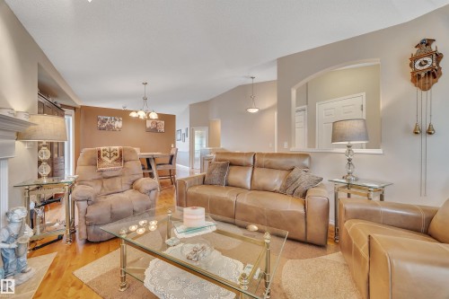 6 102 Bridgeport Crossing, Leduc, AB - Indoor Photo Showing Living Room