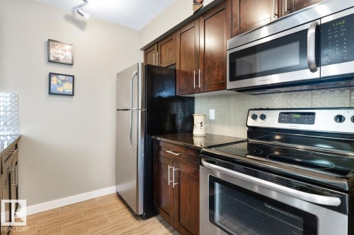 216 5390 Chappelle Road, Edmonton, AB - Indoor Photo Showing Kitchen