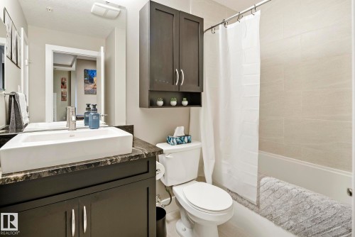 109 11080 Ellerslie Road, Edmonton, AB - Indoor Photo Showing Bathroom
