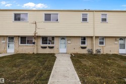 47 ROYAL Road  Edmonton, AB T6J 2E7