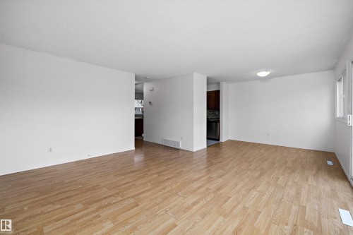 47 Royal Road, Edmonton, AB - Indoor Photo Showing Other Room