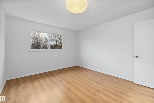 47 Royal Road, Edmonton, AB - Indoor Photo Showing Other Room