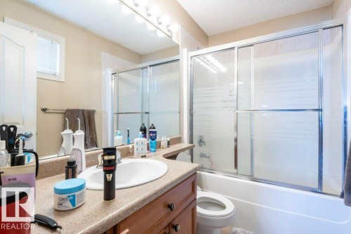 16228 48 Street, Edmonton, AB - Indoor Photo Showing Bathroom