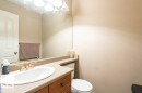 16228 48 Street, Edmonton, AB  - Indoor Photo Showing Bathroom 
