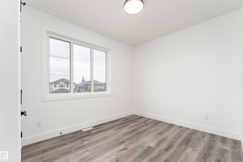 73 Landing Trails Drive, Gibbons, AB - Indoor Photo Showing Other Room