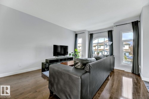 2 723 172 Street, Edmonton, AB - Indoor Photo Showing Living Room