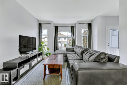 2 723 172 Street, Edmonton, AB - Indoor Photo Showing Living Room