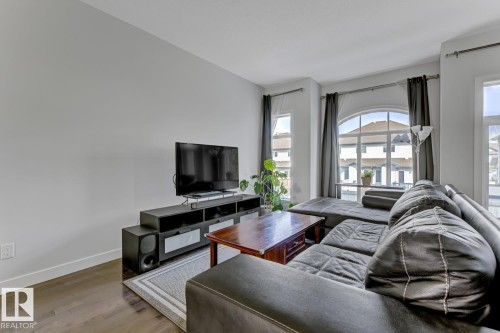 2 723 172 Street, Edmonton, AB - Indoor Photo Showing Living Room