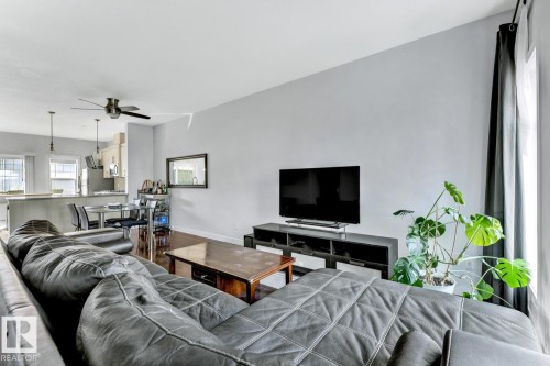 2 723 172 Street, Edmonton, AB - Indoor Photo Showing Living Room