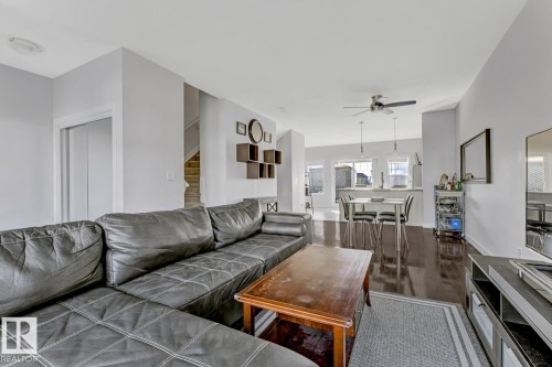 2 723 172 Street, Edmonton, AB - Indoor Photo Showing Living Room