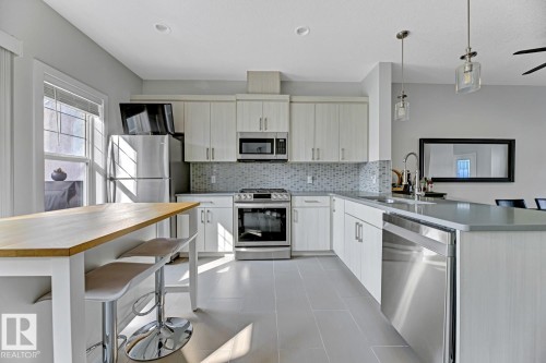 2 723 172 Street, Edmonton, AB - Indoor Photo Showing Kitchen With Stainless Steel Kitchen With Upgraded Kitchen