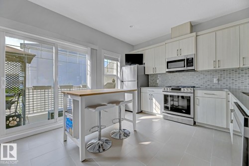 2 723 172 Street, Edmonton, AB - Indoor Photo Showing Kitchen With Stainless Steel Kitchen With Upgraded Kitchen