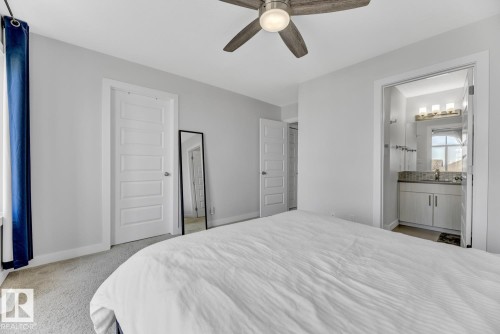 2 723 172 Street, Edmonton, AB - Indoor Photo Showing Bedroom