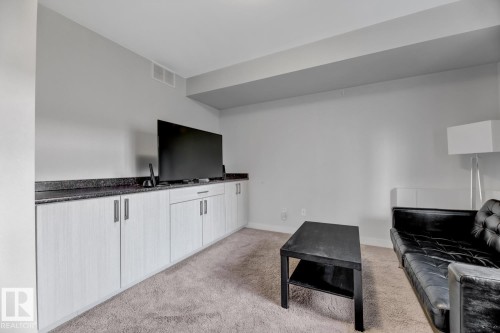 2 723 172 Street, Edmonton, AB - Indoor