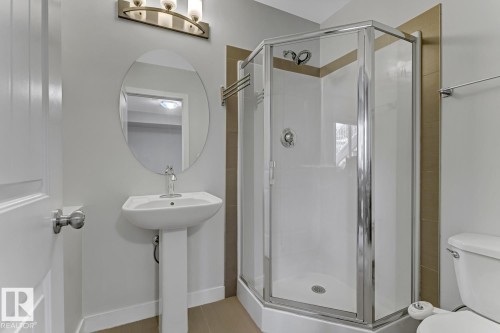2 723 172 Street, Edmonton, AB - Indoor Photo Showing Bathroom