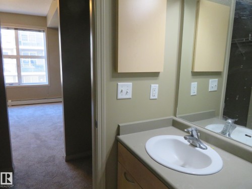 2-417 4245 139 Avenue, Edmonton, AB - Indoor Photo Showing Bathroom