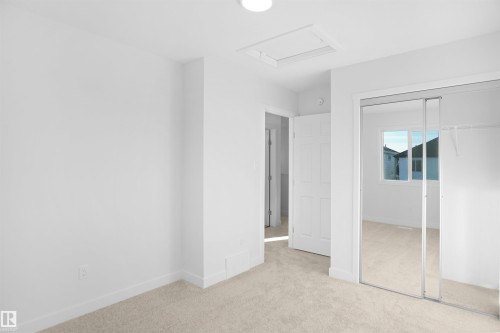 909 19 Avenue, Edmonton, AB - Indoor Photo Showing Other Room