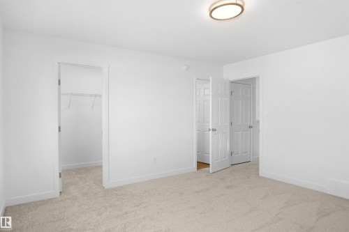 907 19 Avenue, Edmonton, AB - Indoor Photo Showing Other Room