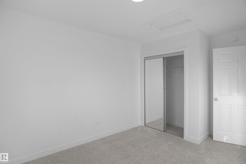 907 19 Avenue, Edmonton, AB - Indoor Photo Showing Other Room