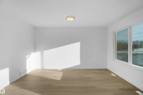 907 19 Avenue, Edmonton, AB - Indoor Photo Showing Other Room