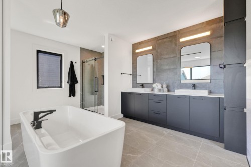 5455 Kootook Road, Edmonton, AB - Indoor Photo Showing Bathroom