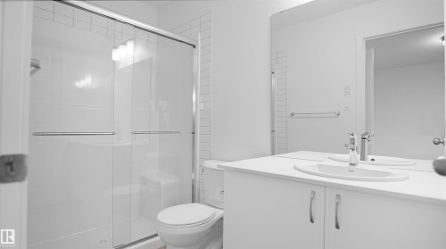 21139 25 Avenue, Edmonton, AB - Indoor Photo Showing Bathroom