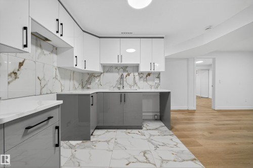 12919 113A St, Edmonton, AB - Indoor Photo Showing Kitchen