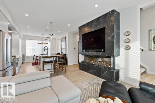 58 5 Rondeau Drive, St. Albert, AB - Indoor Photo Showing Living Room