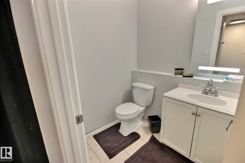 10735 Beaumaris Road, Edmonton, AB - Indoor Photo Showing Bathroom