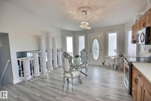 10735 Beaumaris Road, Edmonton, AB - Indoor Photo Showing Dining Room
