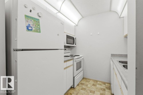 309 11218 80 Street, Edmonton, AB - Indoor Photo Showing Kitchen