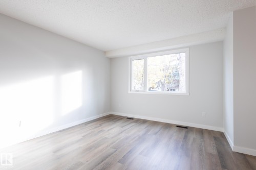 5446 144B Avenue, Edmonton, AB - Indoor Photo Showing Other Room