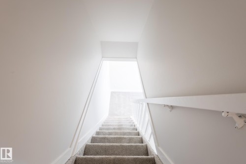 5446 144B Avenue, Edmonton, AB - Indoor Photo Showing Other Room