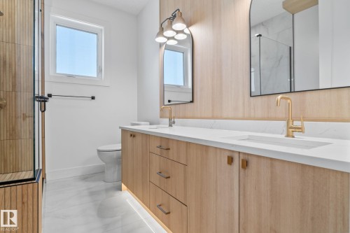 20908 128 Avenue, Edmonton, AB - Indoor Photo Showing Bathroom