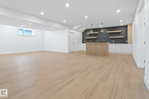 20908 128 Avenue, Edmonton, AB - Indoor